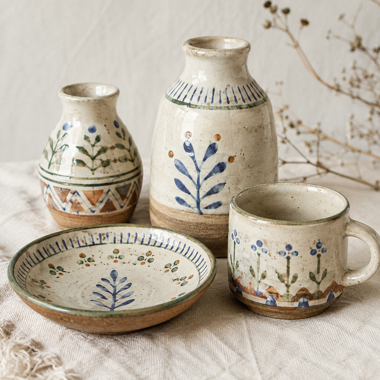 Vase și obiecte ceramice lucrate manual
